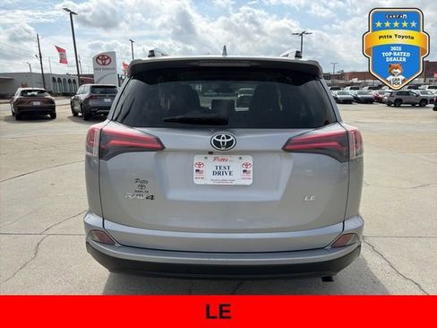 Used 2018 Toyota RAV4 LE image 6