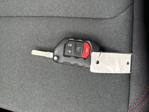 Used 2025 Jeep Wrangler Unlimited Rubicon w/ Safety Group image 33