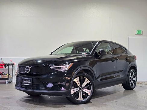 Used 2023 Volvo C40 P8 Recharge Plus w/ Climate Package image 4