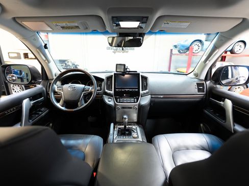 Used 2019 Toyota Land Cruiser image 72