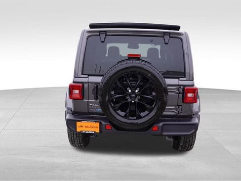 Used 2025 Jeep Wrangler Unlimited Sahara w/ Safety Group AWD/4WD image 7