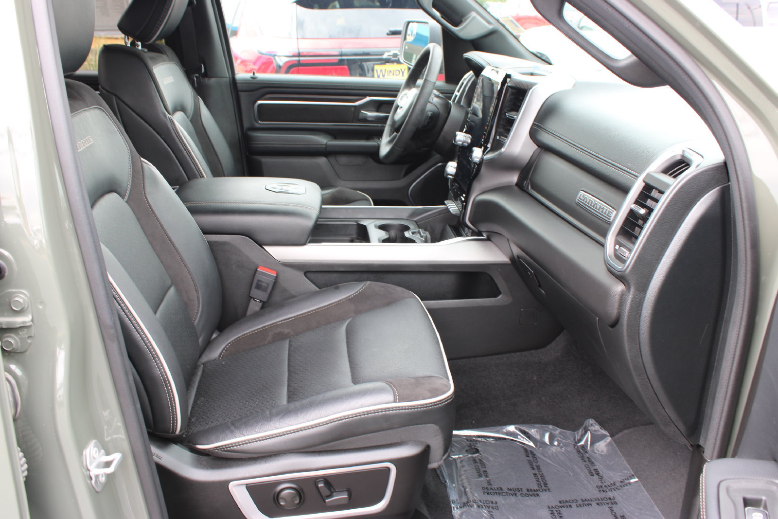 Used 2026 RAM 1500 Laramie AWD/4WD image 24