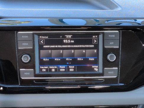 Used 2023 Volkswagen Taos S image 18