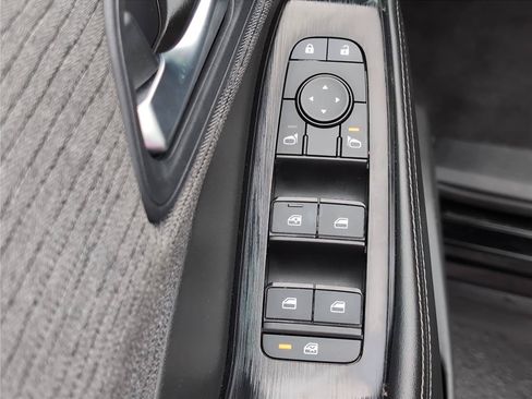 Used 2023 Nissan Rogue SV FWD image 20