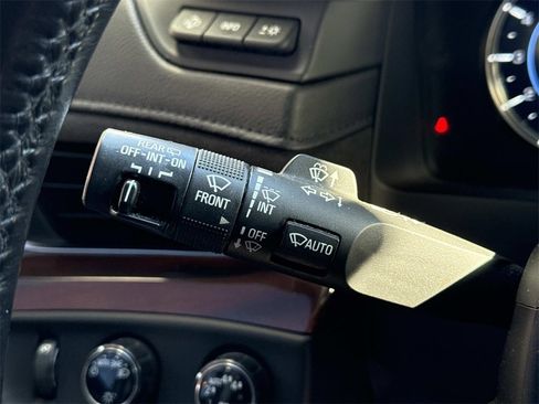 Used 2018 Cadillac Escalade ESV Premium Luxury image 28