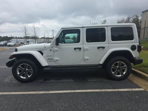 Used 2022 Jeep Wrangler Unlimited Sahara w/ Cold Weather Group image 3