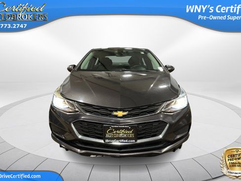 Used 2016 Chevrolet Cruze LT image 2