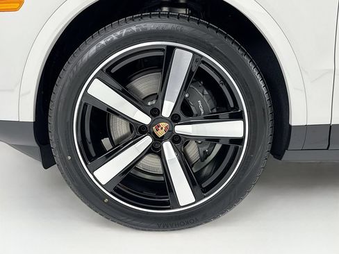 New 2026 Porsche Cayenne Coupe AWD/4WD image 35