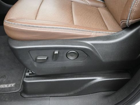 Used 2024 Chevrolet Tahoe High Country image 33