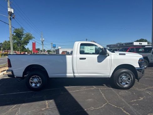 New 2026 RAM 2500 Tradesman w/ Chrome Appearance Group AWD/4WD image 2