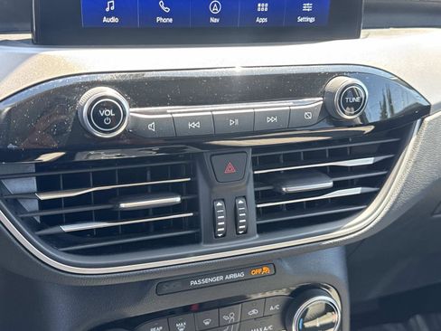 Used 2022 Ford Escape SE w/ SE Sport Appearance Package FWD image 22