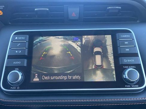 Used 2018 Nissan Kicks SR image 8