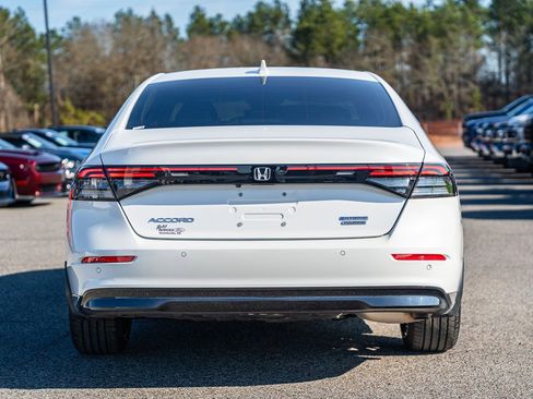 Used 2025 Honda Accord Touring image 6