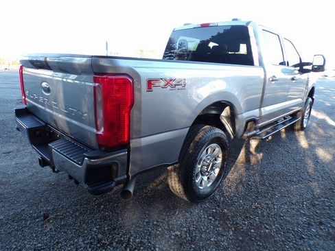 Used 2024 Ford F250 XLT w/ FX4 Off-Road Package image 4