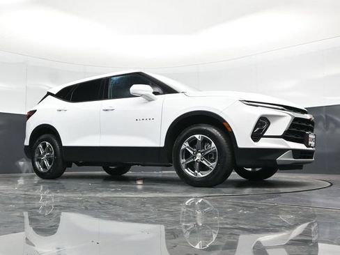 Used 2025 Chevrolet Blazer LT FWD image 56