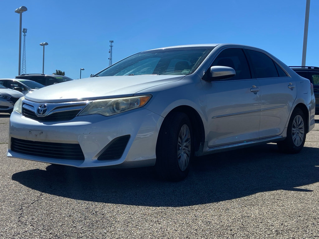 Used 2012 Toyota Camry LE FWD image 7