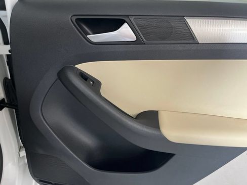 Used 2017 Volkswagen Jetta SE FWD image 53