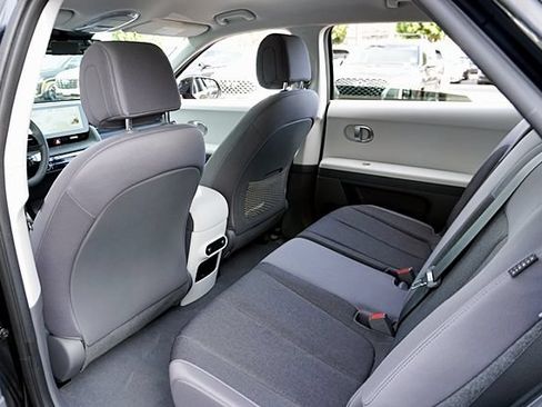 Certified 2024 Hyundai Ioniq 5 SEL RWD image 17