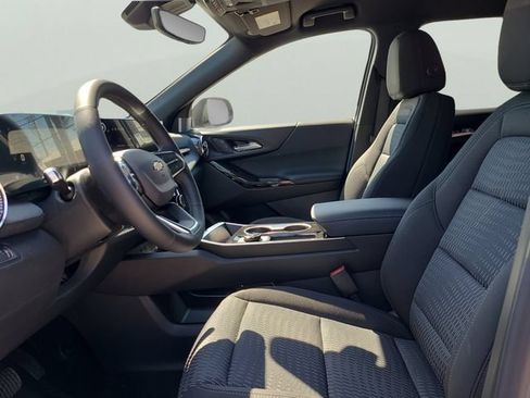 New 2026 Chevrolet Equinox LT w/ Safety and Technology Package FWD image 19