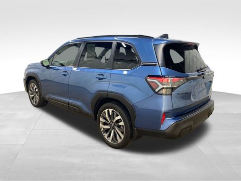 Used 2025 Subaru Forester Touring AWD/4WD image 2