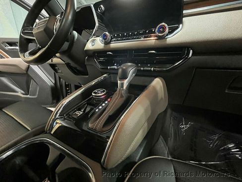 Used 2023 GMC Canyon Denali image 25