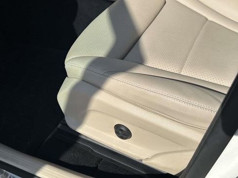 Used 2022 Mercedes-Benz GLC 300 4MATIC w/ Multimedia Package Lite image 25