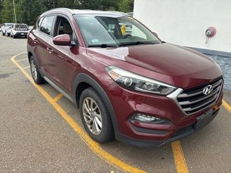 Used 2017 Hyundai Tucson SE image 1