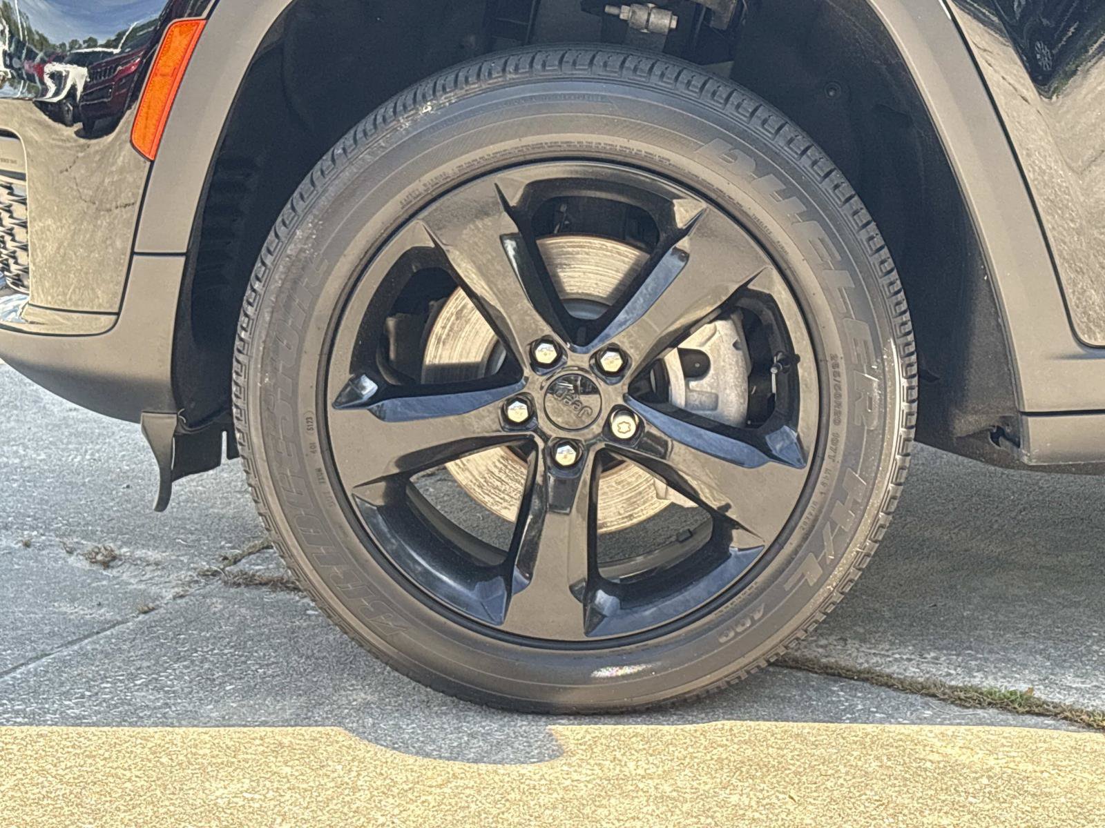 Certified 2024 Jeep Grand Cherokee L Laredo RWD image 10