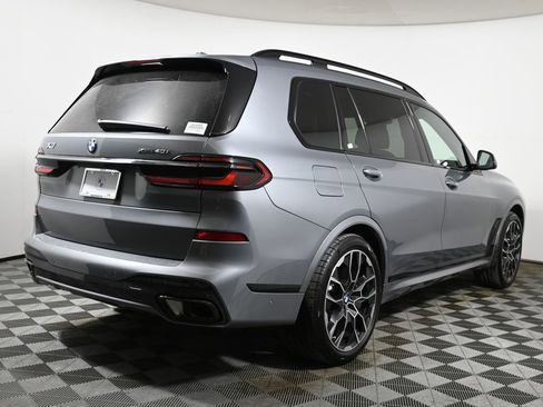 New 2026 BMW X7 xDrive40i w/ M Sport Package AWD/4WD image 7