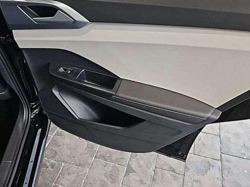 New 2026 Volkswagen Taos SE AWD/4WD image 15