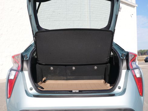 Used 2016 Toyota Prius Four image 12