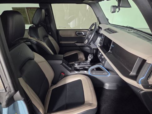 Used 2023 Ford Bronco Wildtrak AWD/4WD image 31