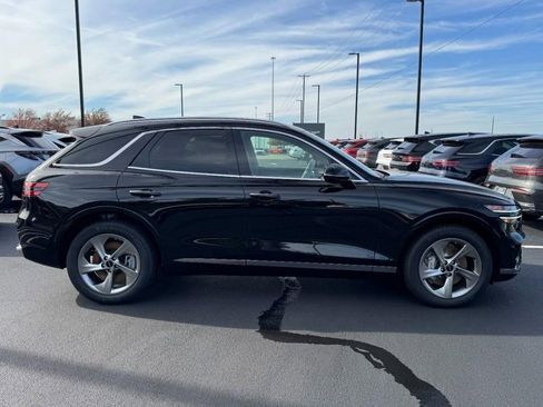 Used 2026 Genesis GV70 2.5T Advanced AWD/4WD image 2
