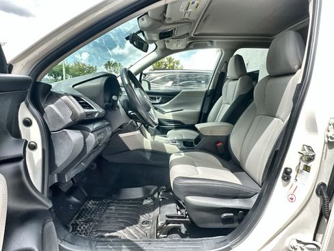 Used 2019 Subaru Forester Premium image 2