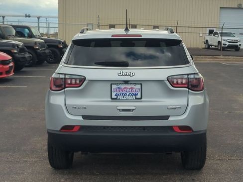 Used 2024 Jeep Compass Latitude AWD/4WD image 4