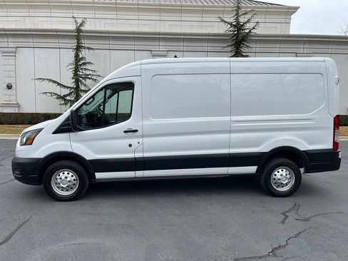 Used 2023 Ford Transit 250 Medium Roof AWD image 10