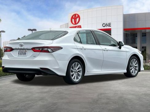 Certified 2022 Toyota Camry LE FWD image 5