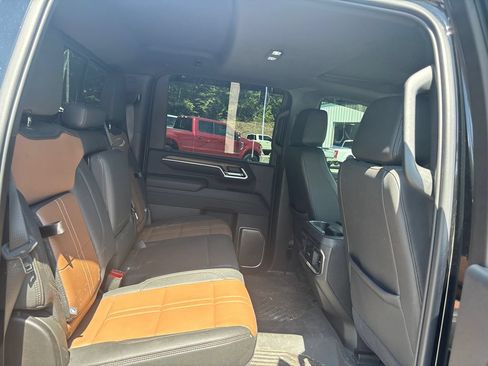 Used 2025 Chevrolet Silverado 3500 High Country w/ Technology Package AWD/4WD image 13