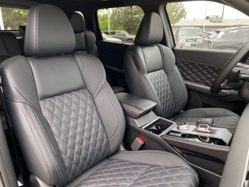 New 2026 Nissan Rogue Platinum AWD/4WD image 9