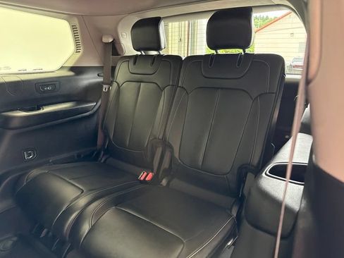 Used 2021 Jeep Grand Cherokee L Limited AWD/4WD image 19