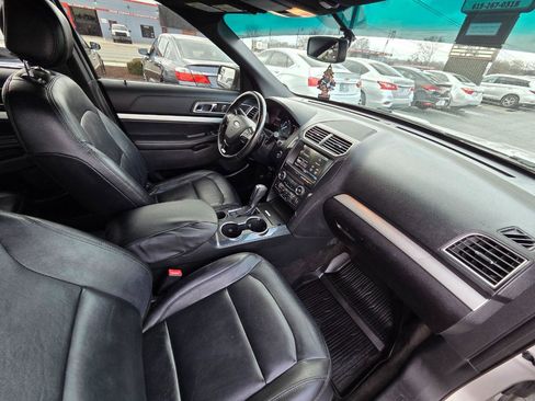 Used 2016 Ford Explorer XLT w/ Equipment Group 202A image 19