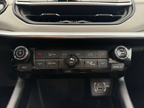 Used 2024 Jeep Compass Limited AWD/4WD image 19