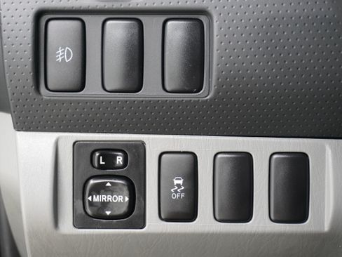 Used 2014 Toyota Tacoma PreRunner w/ SR5 Package RWD image 16