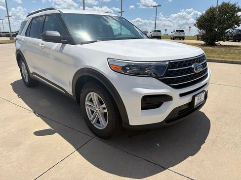 Used 2022 Ford Explorer XLT w/ Class IV Trailer Tow Package RWD image 7
