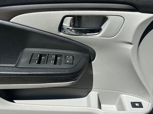 Used 2016 Honda Pilot LX image 13