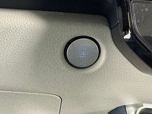 New 2026 Kia Carnival EX FWD image 26