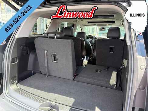 Used 2023 GMC Acadia AT4 w/ Preferred Package AWD/4WD image 11