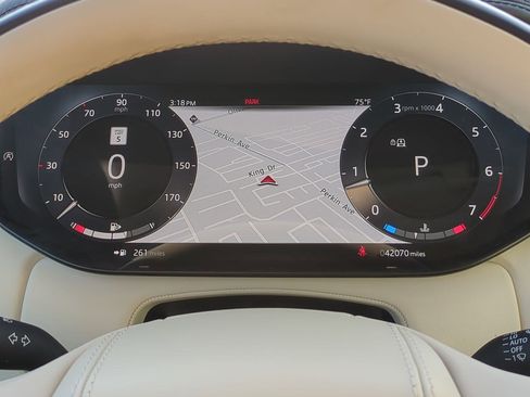 Used 2023 Land Rover Range Rover SE image 13