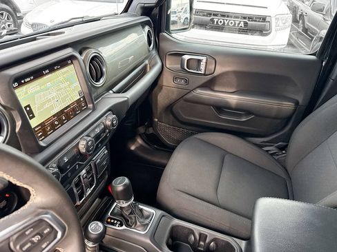 Used 2023 Jeep Gladiator Overland AWD/4WD image 26