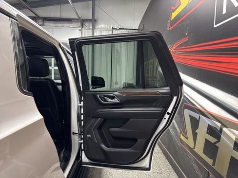 Used 2021 Chevrolet Tahoe High Country w/ Premium Package image 28